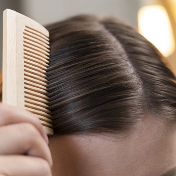 Kenali 8 Penyebab Rambut Lepek dan Cara Merawatnya