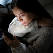 5 Cara Mengatasi Perasaan Dikucilkan dan Diabaikan