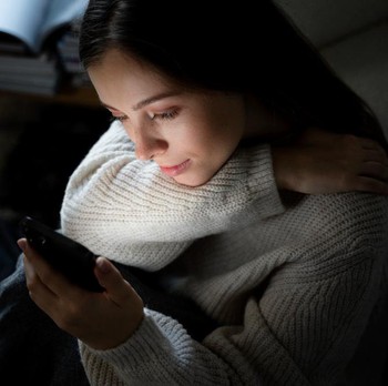 5 Cara Mengatasi Perasaan Dikucilkan dan Diabaikan