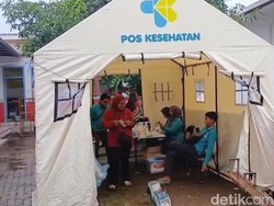 Posko Kesehatan Didirikan untuk Bantu Warga Terdampak Banjir Situbondo