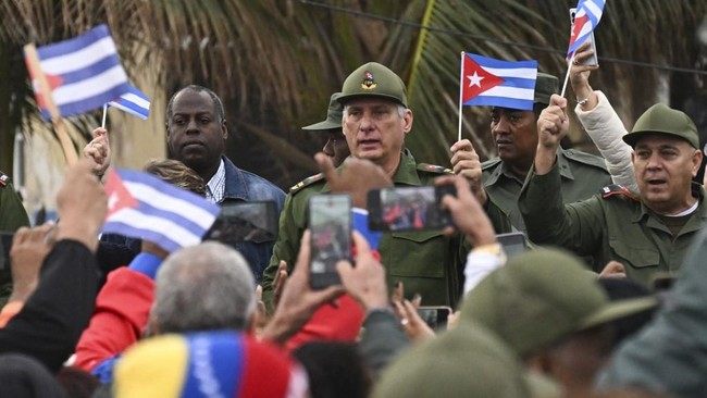 Presiden Kuba Miguel D&iacute;az-Canel menggelar latihan kesiapsiagaan militer negaranya sebagai persiapan menghadapi ancaman potensi agresi AS.