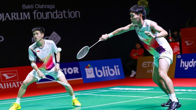 Raymond Indra/Nikolaus Joaquin tampil lebih kalem saat menghadapi Sabar/Reza dibanding terlibat dalam duel panas saat Fajar/Fikri di Indonesia Masters 2026.