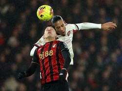 Van Dijk Salahkan Angin atas Gol Pembuka Bournemouth