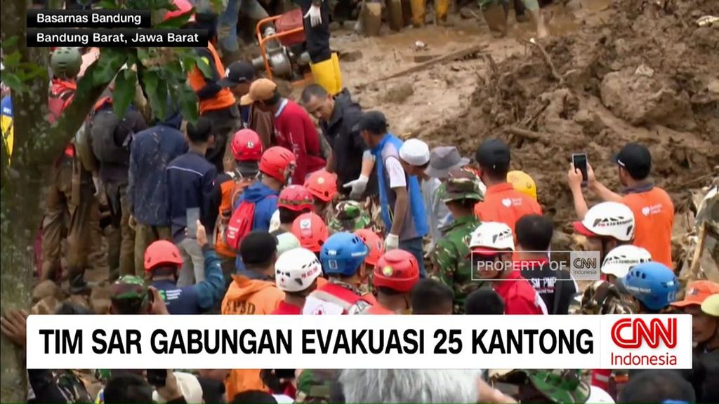 VIDEO: Tim SAR Gabungan Evakuasi 25 Kantong Jenazah Korban Longsor