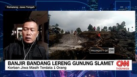 VIDEO: Material Kayu dan Batu Terjang Rumah Warga di Lereng Slamet