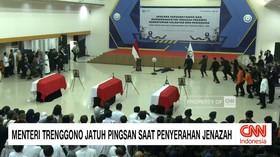 VIDEO: Menteri Trenggono Jatuh Pingsan Saat Upacara Penyerahan Jenazah