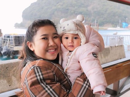 5 Potret Cantiknya Wajah Kayya Anak Kiky Saputri, Sering Disebut Seperti Boneka