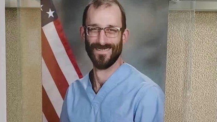 Alex Pretti tewas ditembak petugas ICE. Dia adalah seorang perawat ICU di salah satu rumah sakit di Minneapolis.