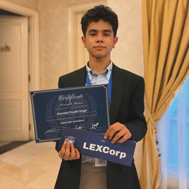 <p>Anak kedua Bunga, Harneel, juga berhasil bikin orang tuanya bangga karena prestasinya. Pada Oktober 2025 lalu, Harneel mendapatkan penghargaan untuk Diplomatic Commendation dari Global Millenial Model United Nations. Harneel sendiri diketahui baru lulus Sekolah Dasar (SD) pada Juni 2025. (Foto: Instagram @bungazainal05)</p>