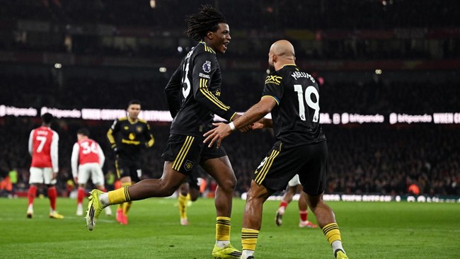 Manchester United hajar Arsenal di Liga Inggris dan Persib Bandung bikin kejutan rekrut Dion Markx mewarnai Top 3 Sports edisi kali ini.