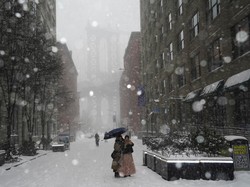 Badai Salju Batalkan 10.000 Penerbangan, Bandara Terpaksa Tutup