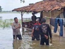 Ratusan Warga Mengungsi Akibat Banjir 1 Meter di Kabupaten Serang