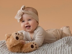 205 Nama Bayi Perempuan Islami dan Modern 2-3 Kata Inisial A sampai Z