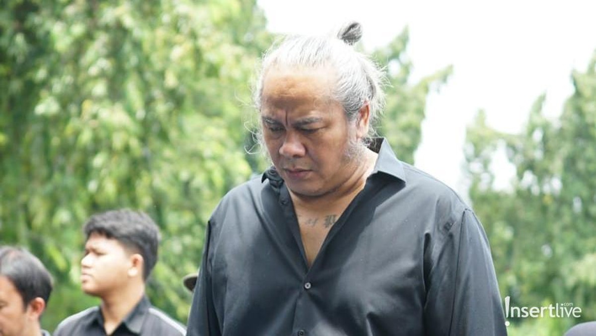 Pemakaman Lucky Element - Insertlive&period;com