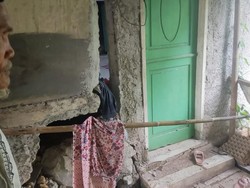 Tanah Amblas di Tigaraksa Tangerang, 5 Rumah Retak Nyaris Roboh