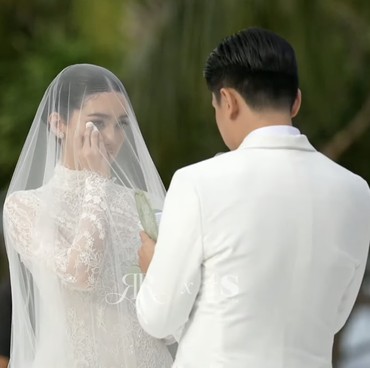 7 Potret Tangis Bahagia Rayn Wijaya & Ranty Maria Ucap Janji Suci Pernikahan