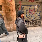 10 Potret Menawan Shin Min Ah Nikmati Bulan Madu di Spanyol