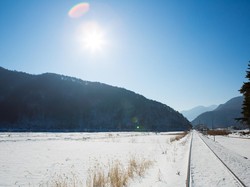 Musim Dingin Tetap Butuh Sunscreen, Ini Alasannya