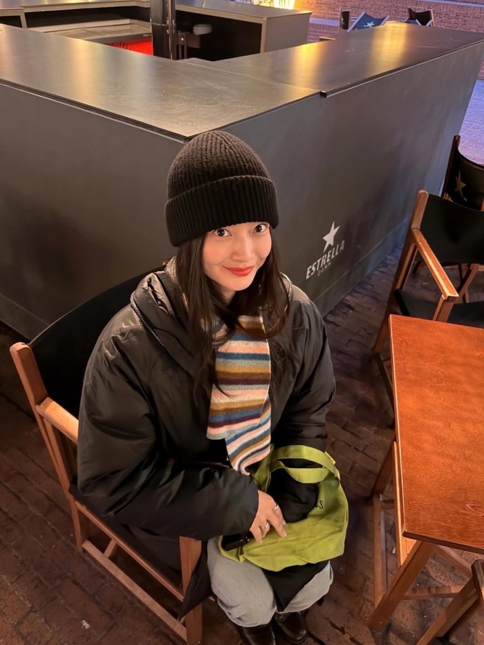 Shin Min Ah membagikan kebahagiaannya kepada publik pada (25/1/2026) lalu, Beauties. Aktris yang baru saja menikah tersebut mengunggah sederet potretnya ketika bulan madu di Spanyol melalui akun media sosial pribadi./ Foto: instagram.com/ilusomina