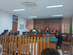 Jual Obat Tanpa Resep Dokter, Bos Apotek di Cilegon Divonis Denda Rp 1,2 M