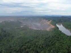 Galian Batu Bara Menganga Tak Sampai 100 Meter dari Sungai Kelay Berau