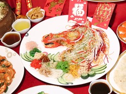 Sajian Lezat Resep Klasik Sambut Tahun Kuda Api di The Trans Luxury Hotel