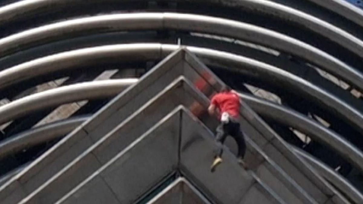 Viral Pendaki AS Panjat Gedung Tertinggi di Taiwan, Bikin Merinding