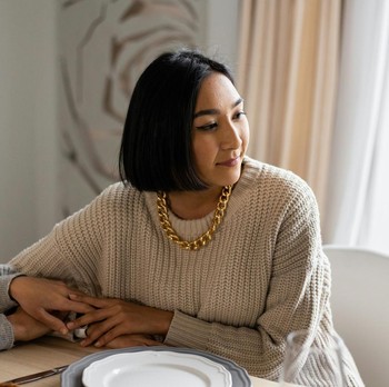 5 Perbedaan Orang yang Benar-benar Baik Hati dan Cuma Pura-pura