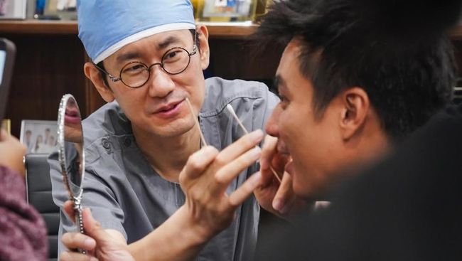 7 Potret Baim Wong Jalani Rangkaian Perawatan di Klinik Bedah Plastik Korea Selatan