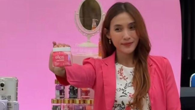 Ellips Bawa Solusi Rambut Rapi di Musim Hujan Lewat Perawatan Cepat 1 Menit