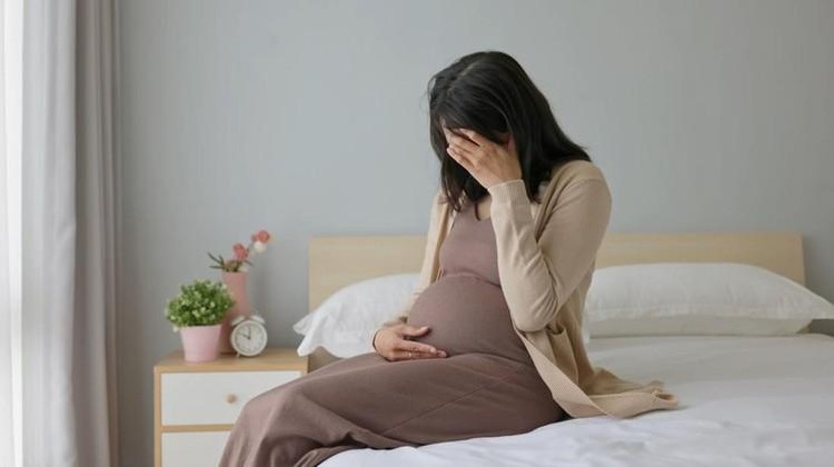 Hiperemesis gravidarum sering kali membuat ibu hamil trauma&period; Bahkan&comma; Bunda ini pun sampai memutuskan ingin steril&period; Yuk&comma; simak kisah selengkapnya&period;