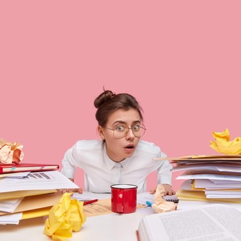 4 Ciri Kepribadian Orang yang Membiarkan Rumahnya Agak Berantakan Menurut Ilmu Psikologi