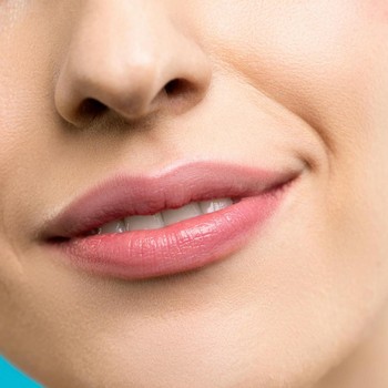 3 Tips Memilih Lipstik untuk Tampil Awet Muda di Usia 40-an