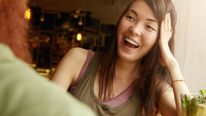 3 Kalimat yang Orang Pakai saat Menyembunyikan Lelah Emosional