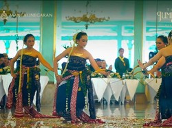 Tari Sakral Bedhaya Anglir Mendhung Iringi Tingalan Jumenengan Mangkunegara X