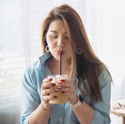 5 Minuman yang Pantang Dikonsumsi agar Tetap Awet Muda di Usia 40-an