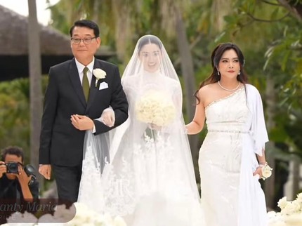 Momen Haru Ranty Maria Resmi Menikah, Digandeng Ayah Asal Korsel Menuju Pemberkatan