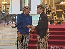 PB XIV Mangkubumi Hadir Jumenengan Mangkunegara X, PB XIV Purbaya ke Jakarta