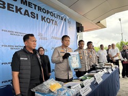 13 Warung di Bekasi Nyamar Jual Tramadol: 17 Orang Dibekuk, 12 Ribu Pil Disita