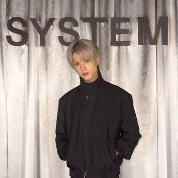 Perdana Hadiri Paris Fashion Week, Simak Gaya Jisung NCT di SYSTEM Fall Winter 2026 Show