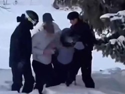 Nekat Selfie, Turis Digigit Macan Tutul Salju di China, Videonya Ngeri