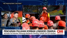 VIDEO: Pencarian Puluhan Korban Longsor Cisarua