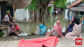 6 Hari Banjir Kronjo Tangerang: Ratusan Warga Sakit, Krisis Air Bersih