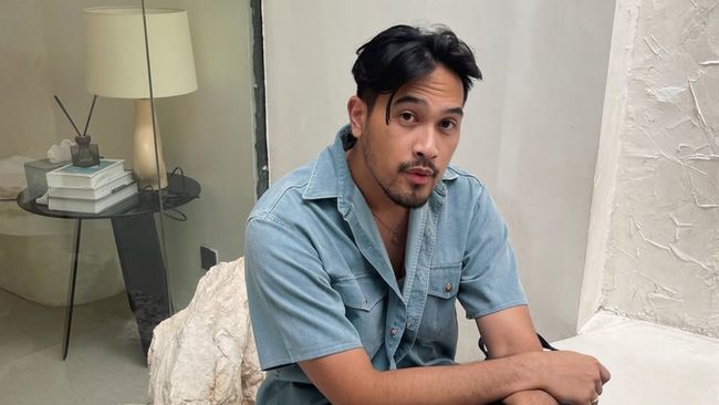 CNN Indonesia Wellnest Festival tidak hanya hadirkan acara kesehatan holistik, tetapi juga penampilan memukau dari Adrian Khalif.