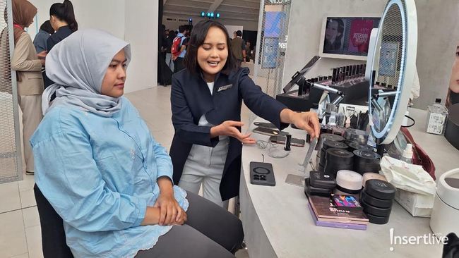 AI Digunakan di Dunia Kecantikan, Profesi Beauty Advisor Bakal Terancam?