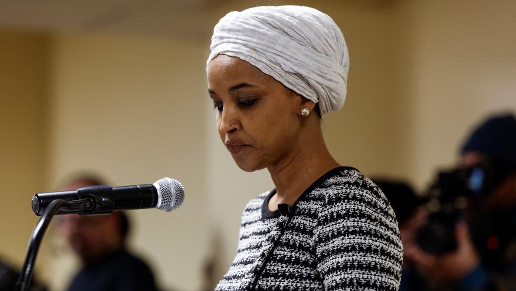 Ilhan Omar Cap Trump Pedofil: Kalau Di Somalia Sudah Dihukum Mati