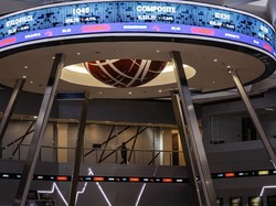 Panic Selling Asing Tembus Rp 3 T Saat IHSG Terjun Bebas