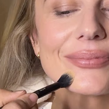 Begini Cara Makeup 5 Menit Tanpa Ribet untuk Penampilan Alami dan Segar