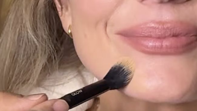 Begini Cara Makeup 5 Menit Tanpa Ribet untuk Penampilan Alami dan Segar