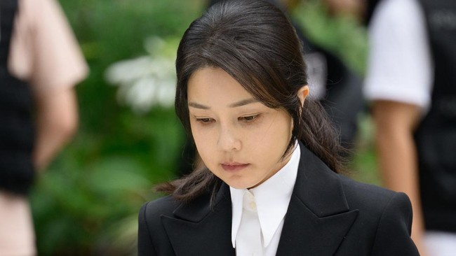 Mantan ibu negara Korea Selatan (Korsel) Kim Keon Hee dijatuhi hukuman penjara selama 1 tahun 8 bulan.